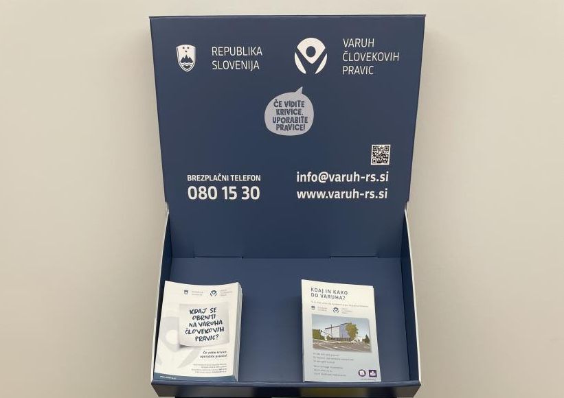 stojalo varuhov kotiček